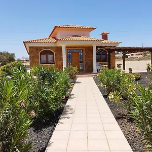 3-bedroom-villa-with-private-solar-heated-covered.hotelsfuerteventura.org/