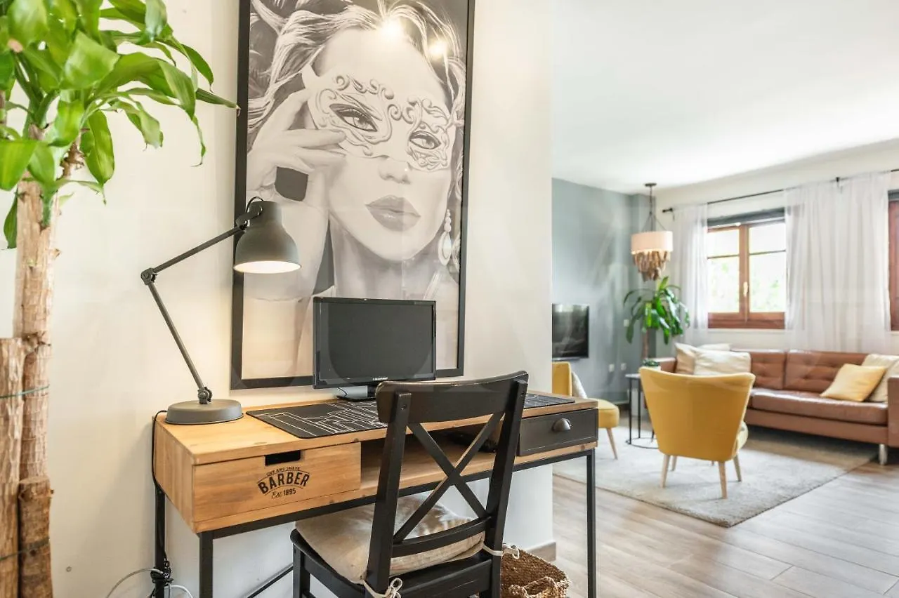 Spacious Apartment Next To Plaza De La Merced By Rems Málaga
