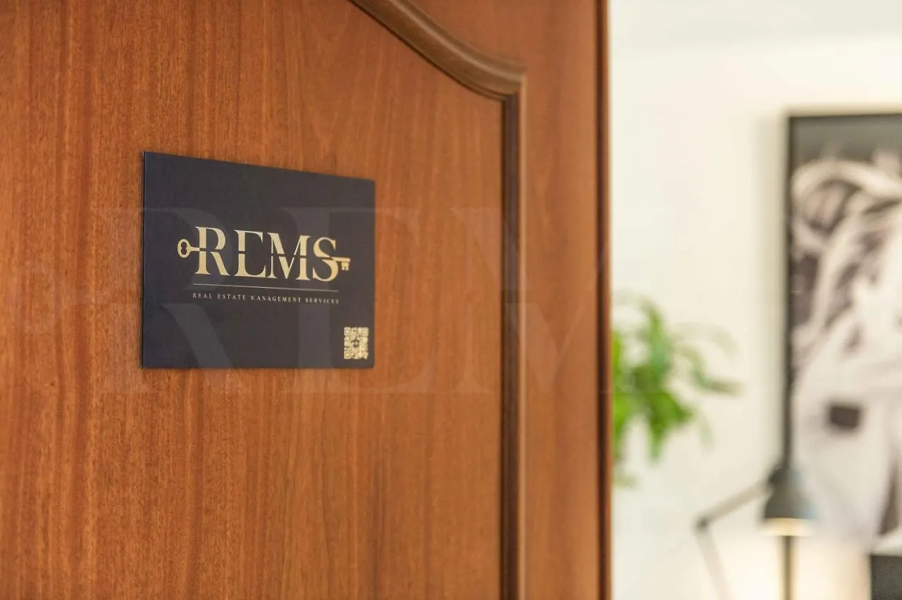 Spacious Apartment Next To Plaza De La Merced By Rems Málaga